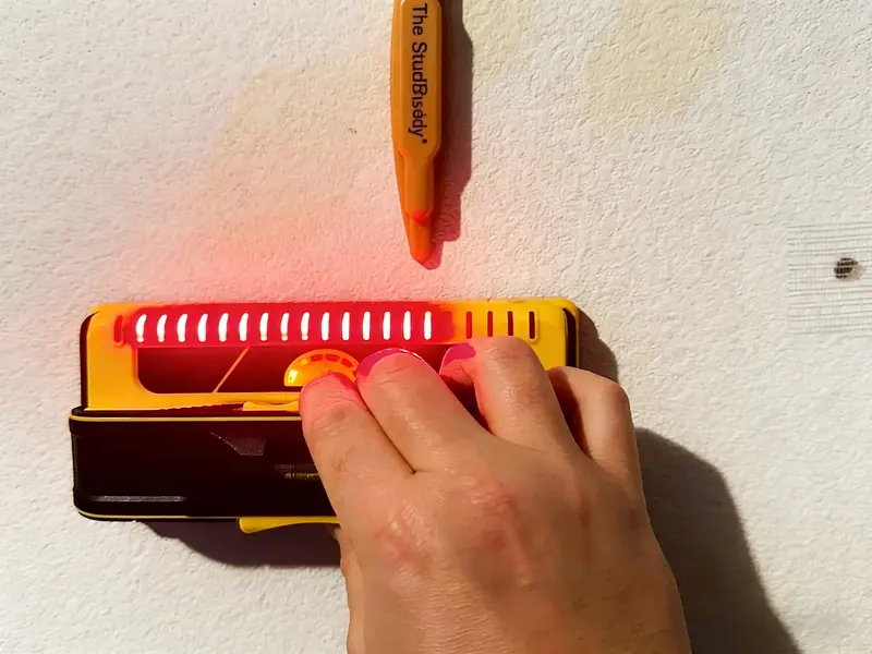 Franklin Sensors vs. Magnetic Stud Finders: An Engineer’s Breakdown